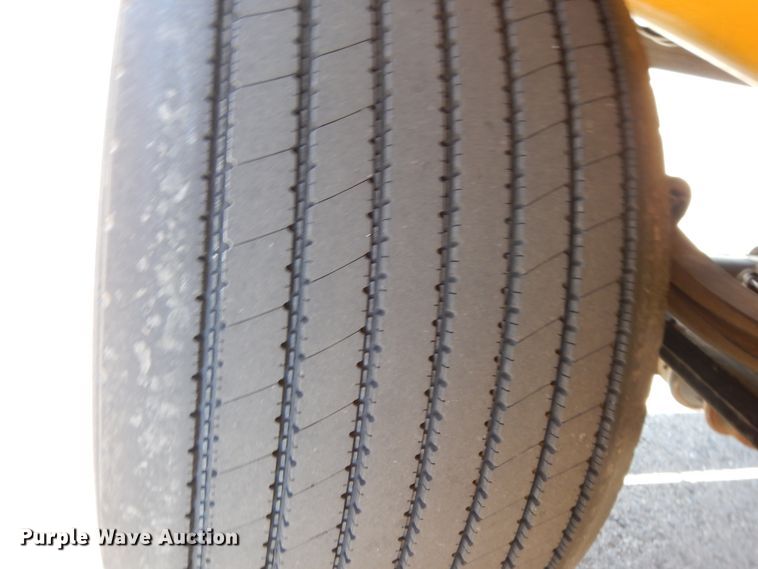 image for item GH9014 2003 Beall BATT-50-2SB tank trailer