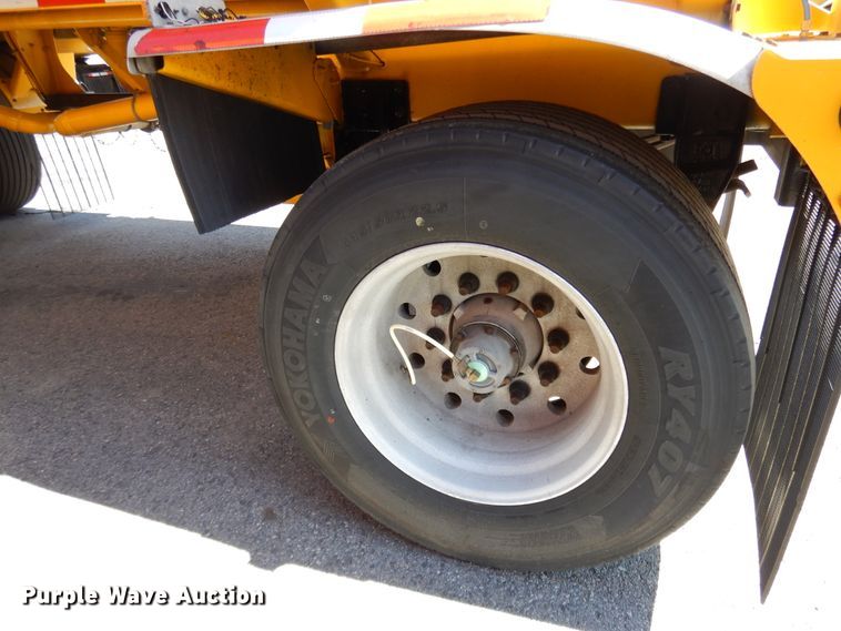 image for item GH9014 2003 Beall BATT-50-2SB tank trailer