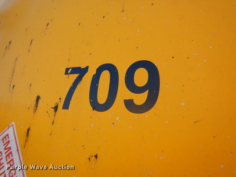 image for item GH9014 2003 Beall BATT-50-2SB tank trailer