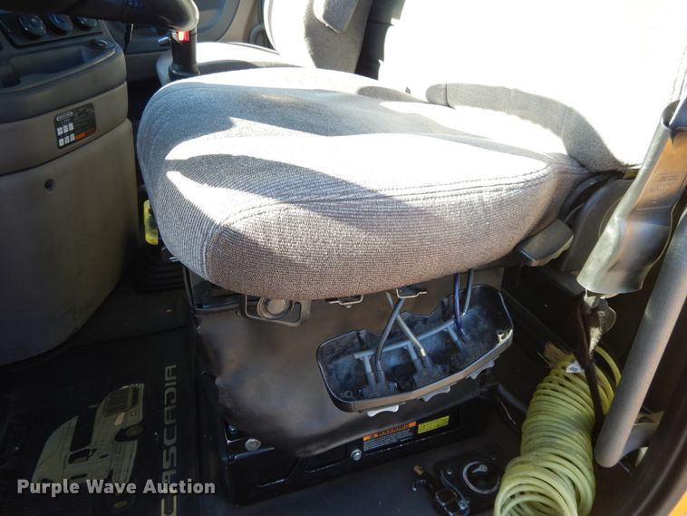 image for item GH9015 2017 Freightliner Cascadia 125 semi truck