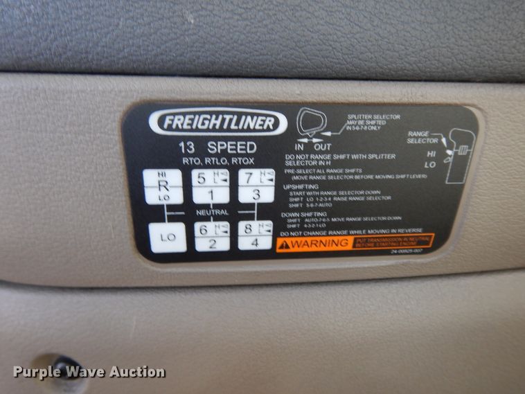 image for item GH9015 2017 Freightliner Cascadia 125 semi truck