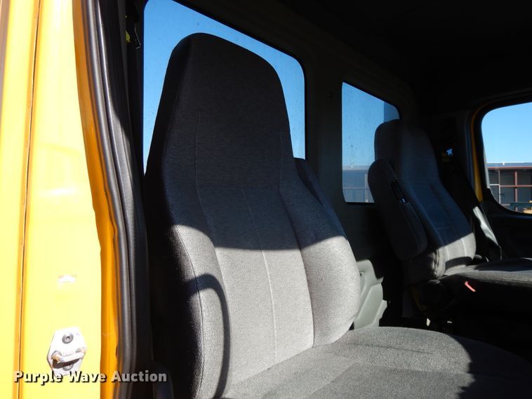 image for item GH9015 2017 Freightliner Cascadia 125 semi truck