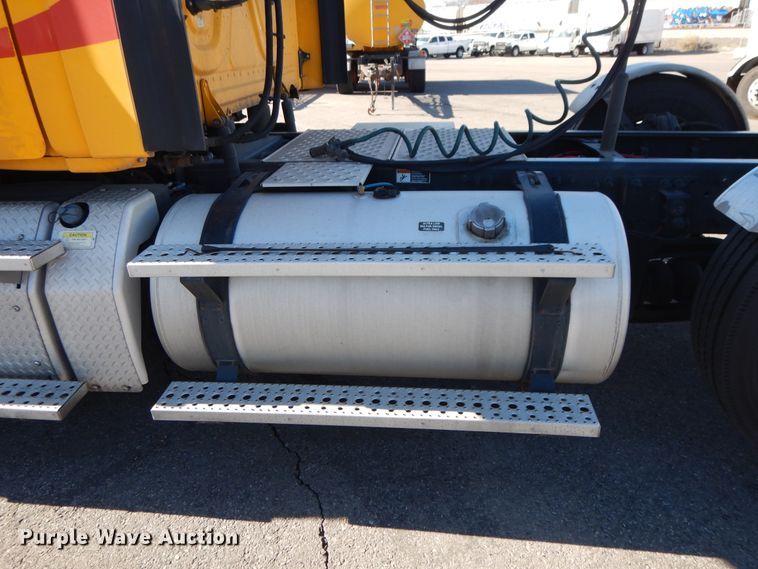 image for item GH9015 2017 Freightliner Cascadia 125 semi truck