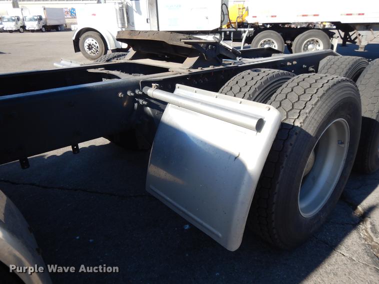 image for item GH9015 2017 Freightliner Cascadia 125 semi truck