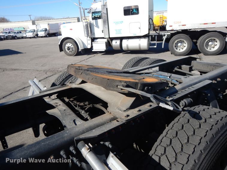 image for item GH9015 2017 Freightliner Cascadia 125 semi truck