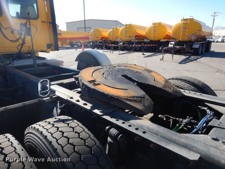 image for item GH9015 2017 Freightliner Cascadia 125 semi truck