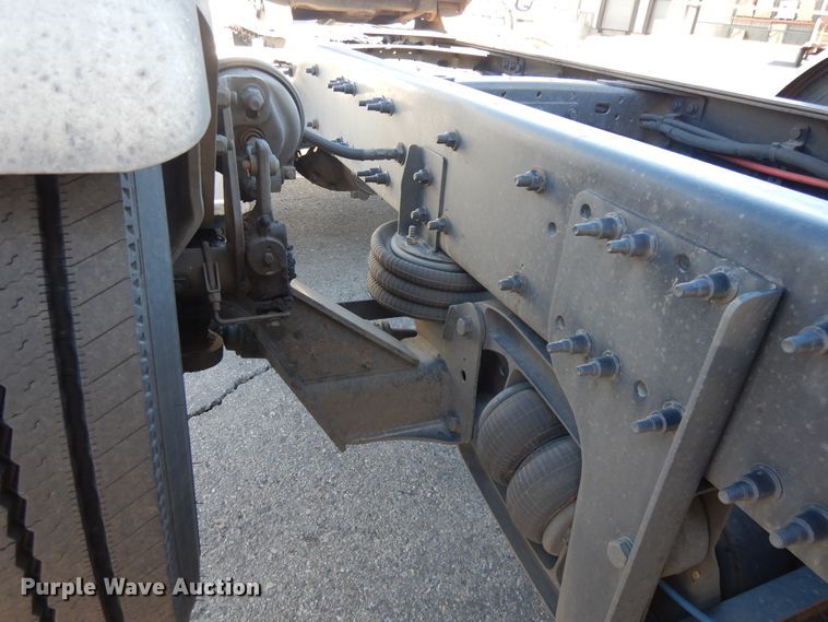 image for item GH9015 2017 Freightliner Cascadia 125 semi truck