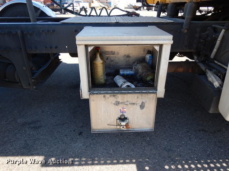 image for item GH9015 2017 Freightliner Cascadia 125 semi truck