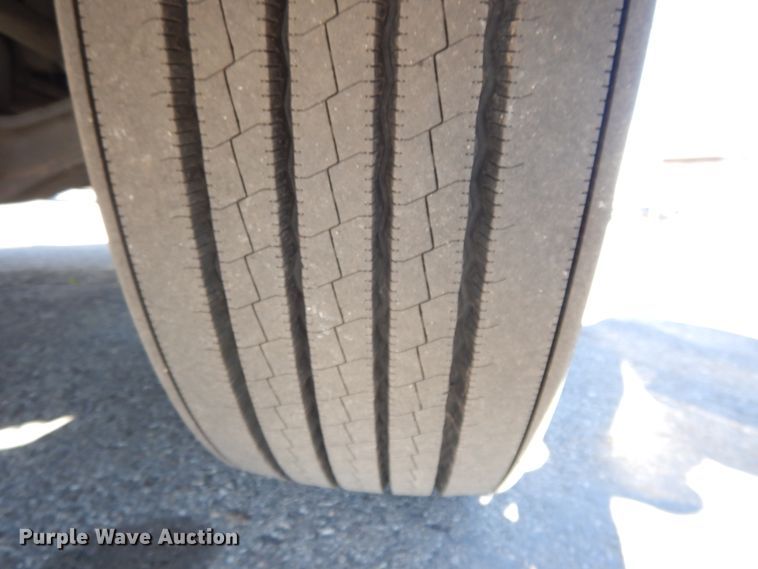 image for item GH9015 2017 Freightliner Cascadia 125 semi truck