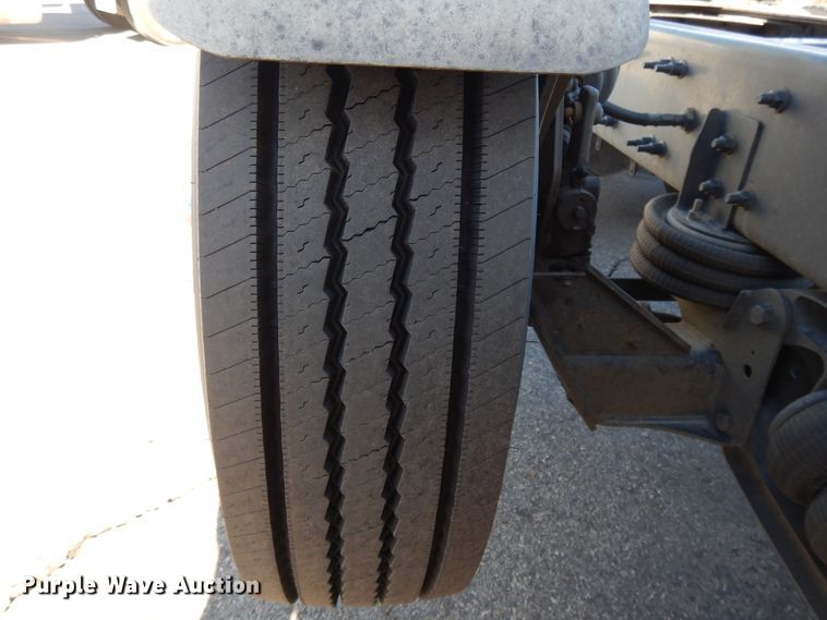 image for item GH9015 2017 Freightliner Cascadia 125 semi truck