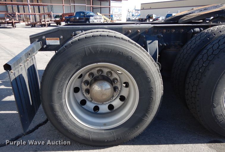 image for item GH9015 2017 Freightliner Cascadia 125 semi truck