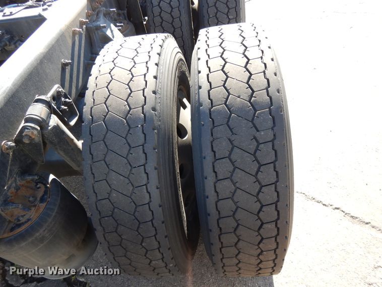 image for item GH9015 2017 Freightliner Cascadia 125 semi truck