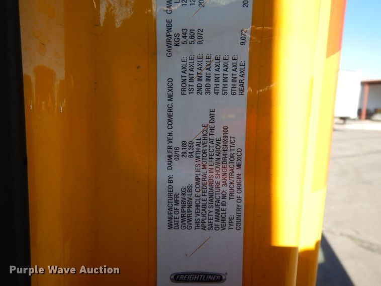 image for item GH9015 2017 Freightliner Cascadia 125 semi truck