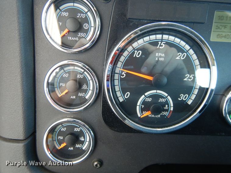 image for item GH9016 2017 Freightliner Cascadia 125 semi truck