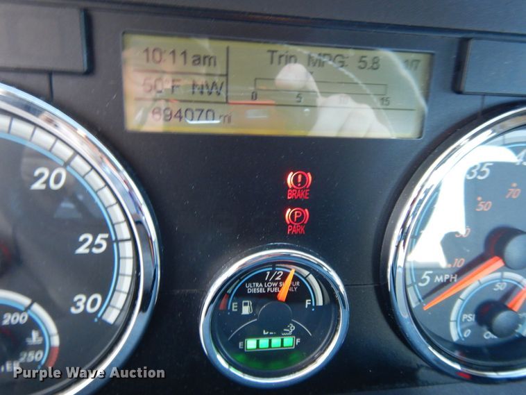 image for item GH9016 2017 Freightliner Cascadia 125 semi truck