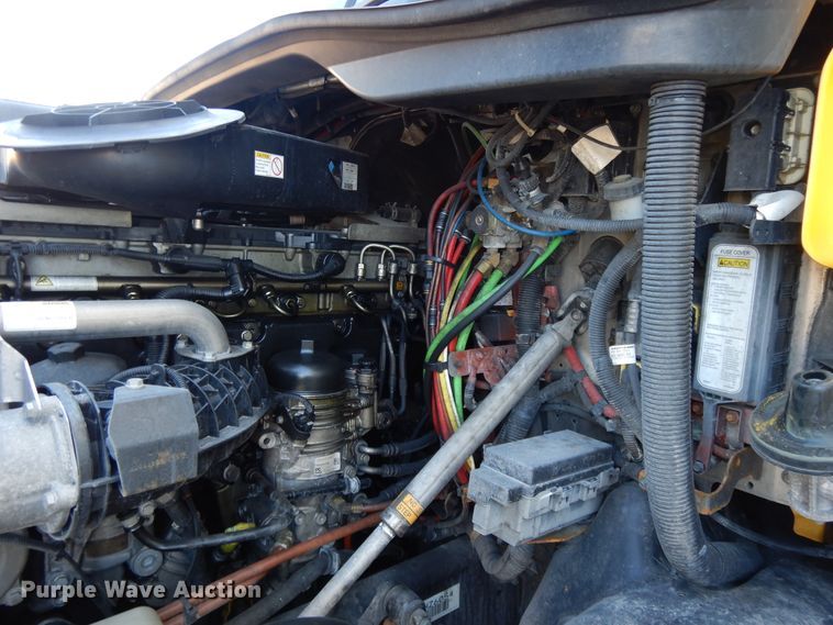 image for item GH9016 2017 Freightliner Cascadia 125 semi truck