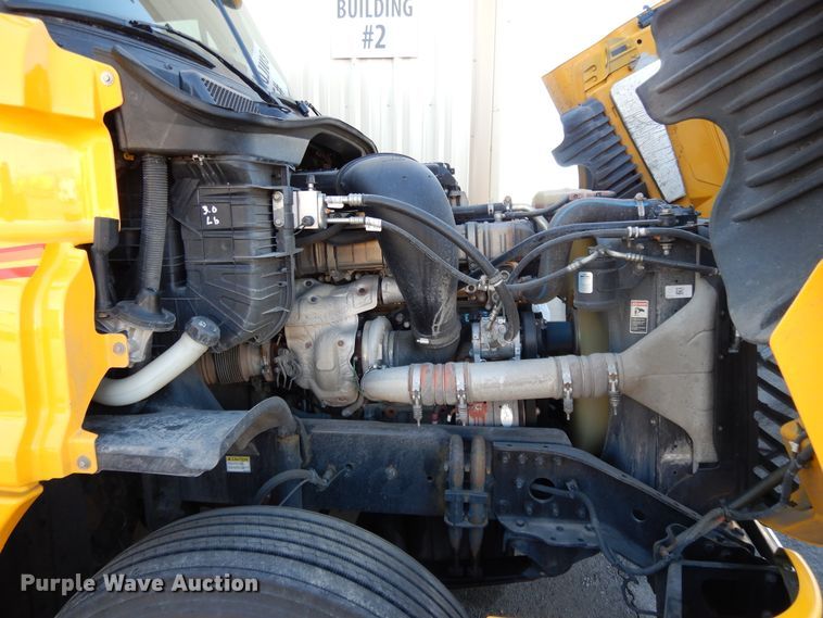 image for item GH9016 2017 Freightliner Cascadia 125 semi truck