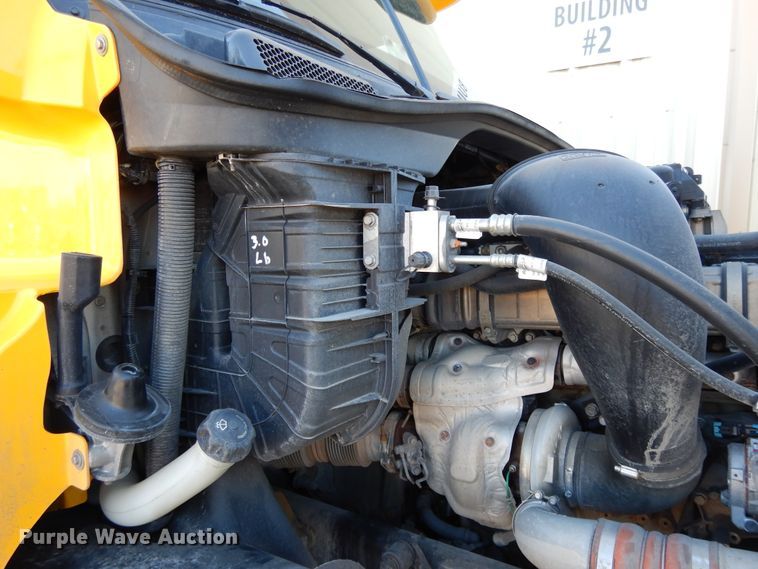 image for item GH9016 2017 Freightliner Cascadia 125 semi truck