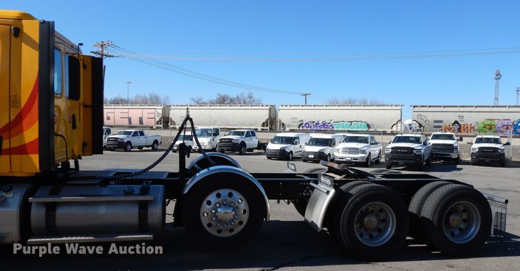 image for item GH9016 2017 Freightliner Cascadia 125 semi truck