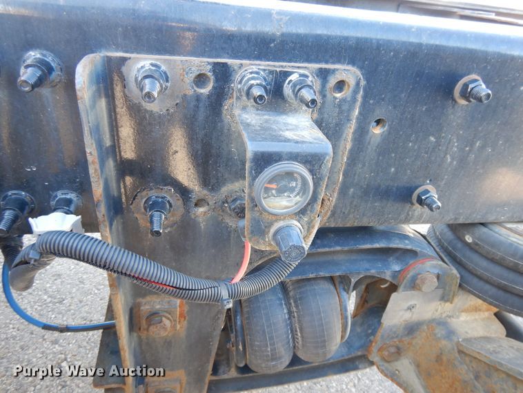 image for item GH9016 2017 Freightliner Cascadia 125 semi truck