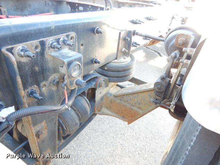 image for item GH9016 2017 Freightliner Cascadia 125 semi truck