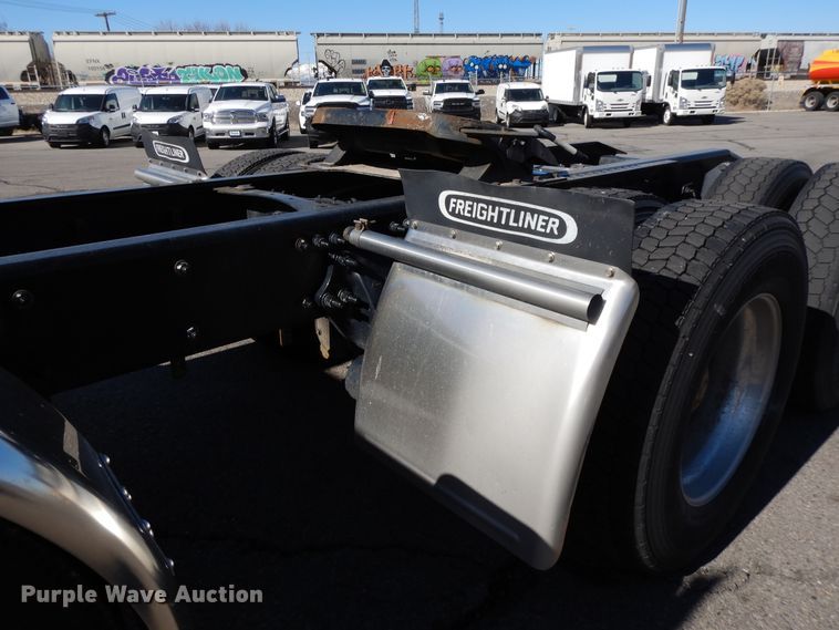 image for item GH9016 2017 Freightliner Cascadia 125 semi truck