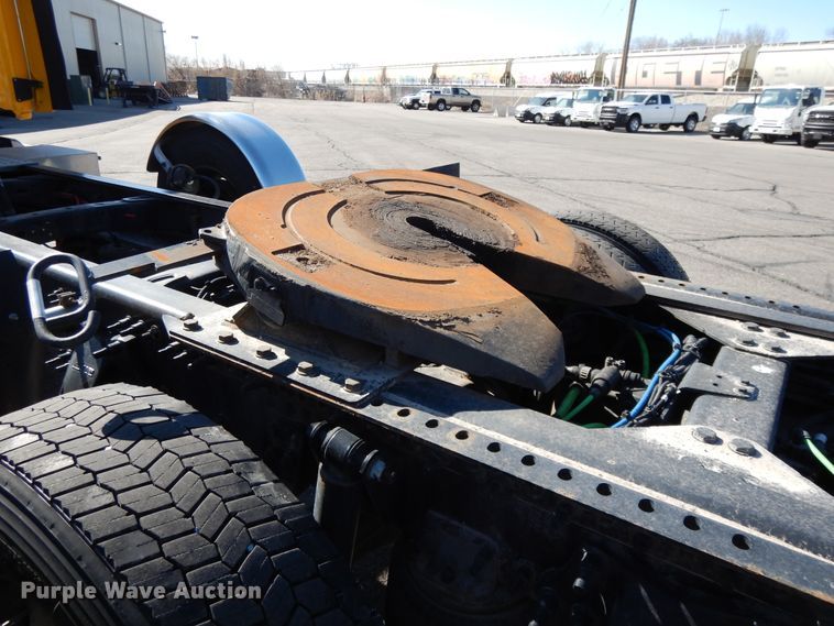 image for item GH9016 2017 Freightliner Cascadia 125 semi truck