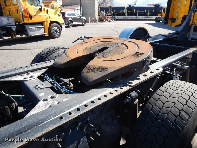 image for item GH9016 2017 Freightliner Cascadia 125 semi truck