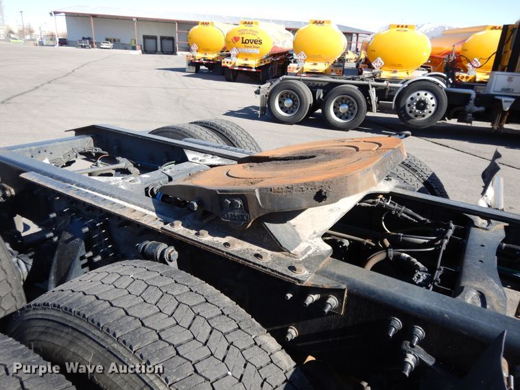 image for item GH9016 2017 Freightliner Cascadia 125 semi truck