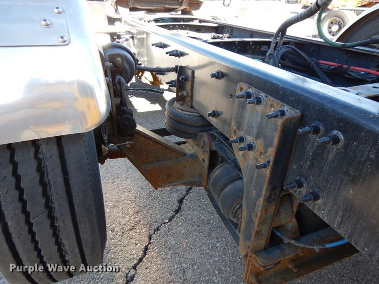 image for item GH9016 2017 Freightliner Cascadia 125 semi truck