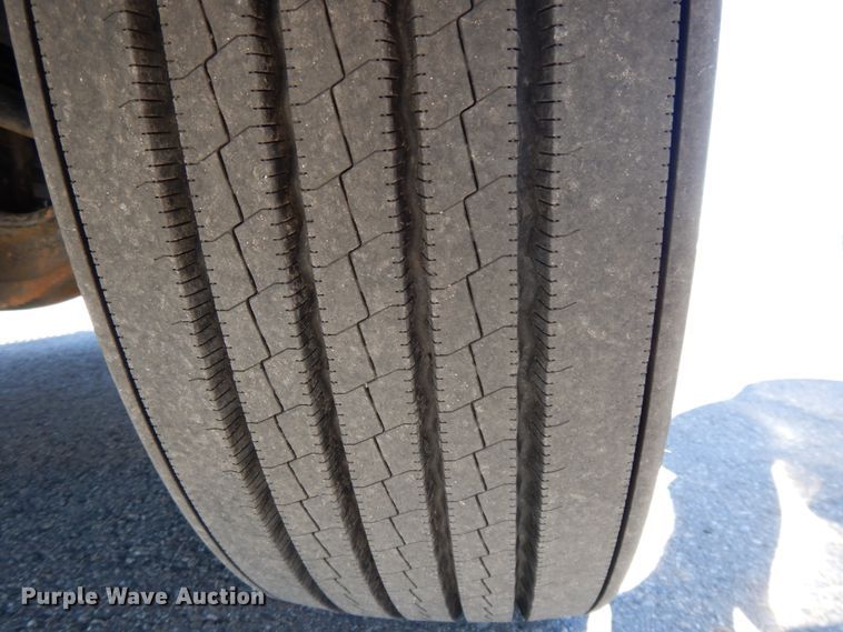 image for item GH9016 2017 Freightliner Cascadia 125 semi truck