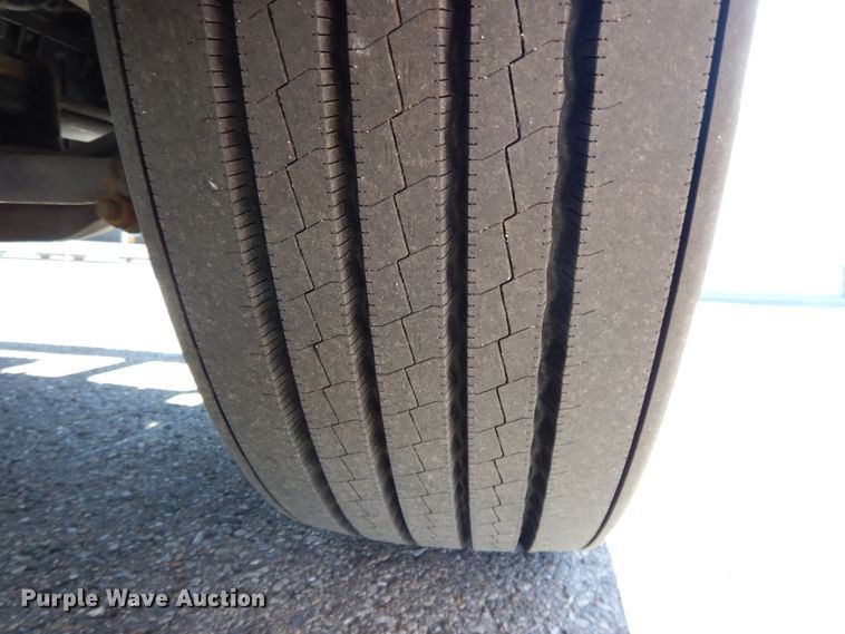 image for item GH9016 2017 Freightliner Cascadia 125 semi truck