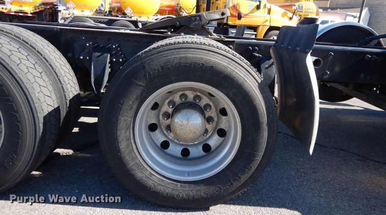 image for item GH9016 2017 Freightliner Cascadia 125 semi truck