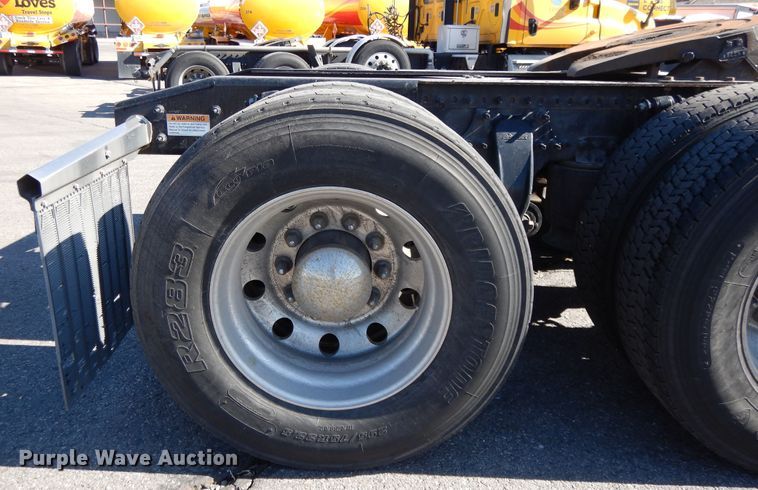 image for item GH9016 2017 Freightliner Cascadia 125 semi truck