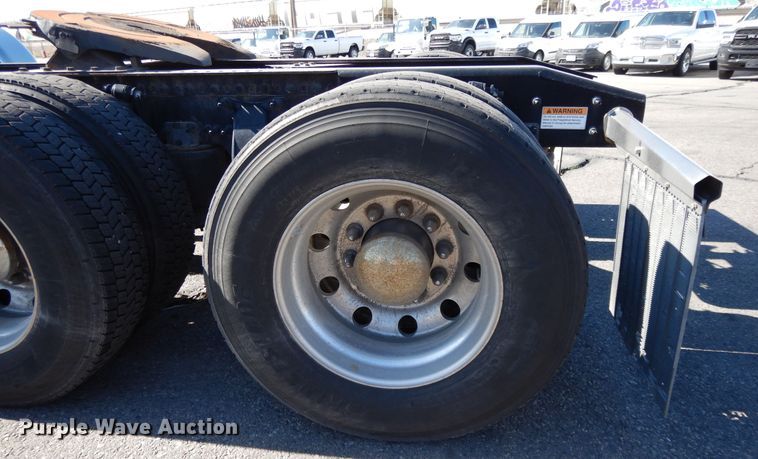 image for item GH9016 2017 Freightliner Cascadia 125 semi truck