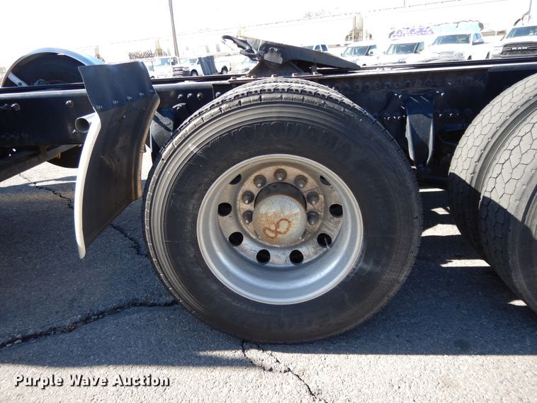 image for item GH9016 2017 Freightliner Cascadia 125 semi truck