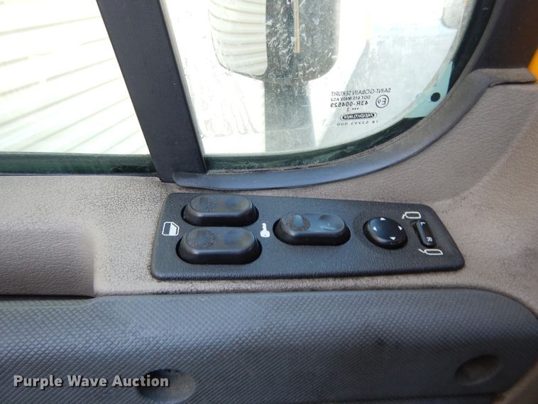 image for item GH9017 2014 Freightliner Cascadia 125 semi truck