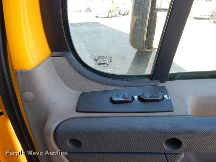 image for item GH9017 2014 Freightliner Cascadia 125 semi truck