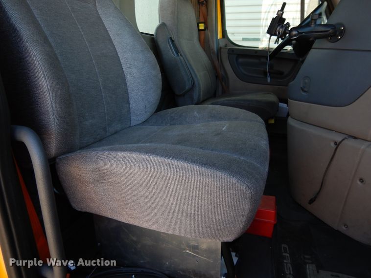 image for item GH9017 2014 Freightliner Cascadia 125 semi truck