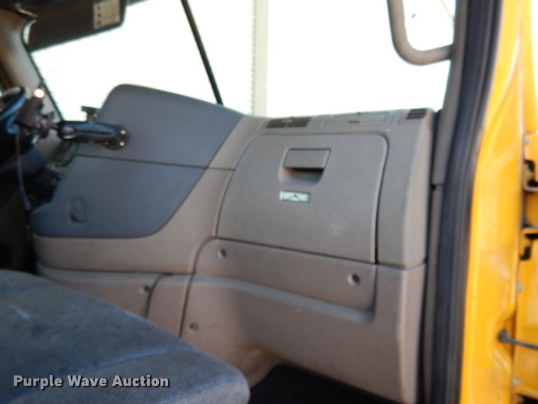 image for item GH9017 2014 Freightliner Cascadia 125 semi truck