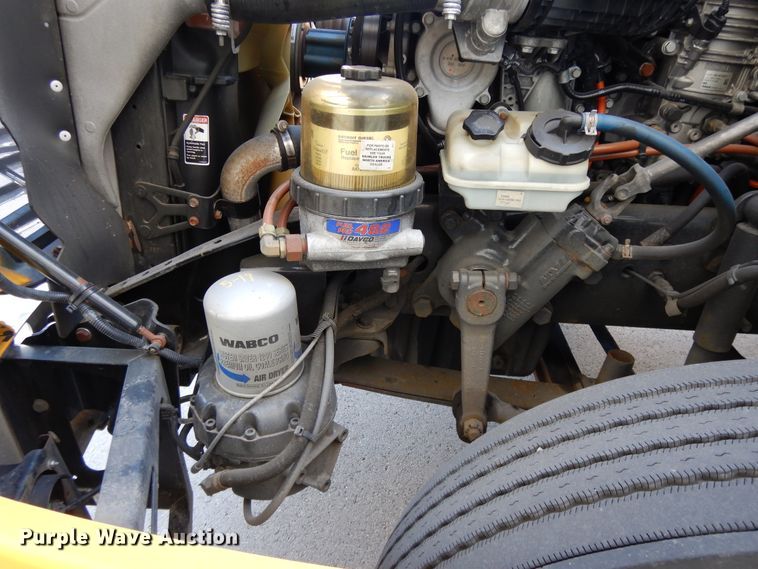 image for item GH9017 2014 Freightliner Cascadia 125 semi truck