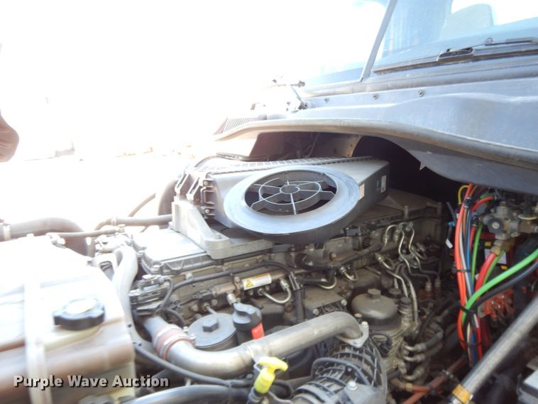 image for item GH9017 2014 Freightliner Cascadia 125 semi truck