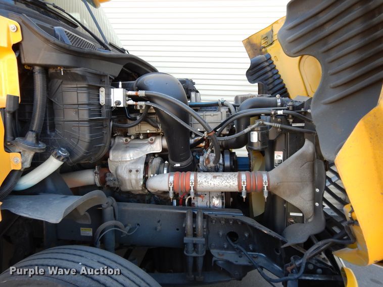 image for item GH9017 2014 Freightliner Cascadia 125 semi truck