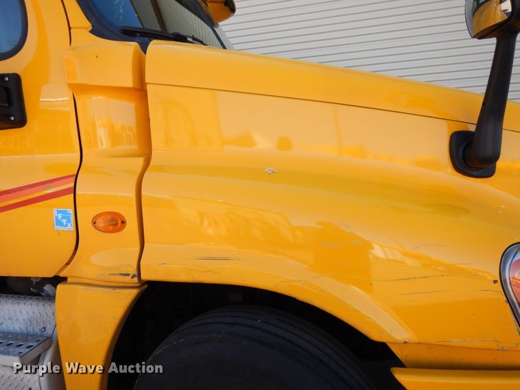 image for item GH9017 2014 Freightliner Cascadia 125 semi truck