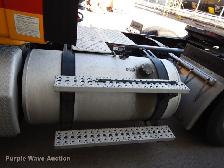 image for item GH9017 2014 Freightliner Cascadia 125 semi truck