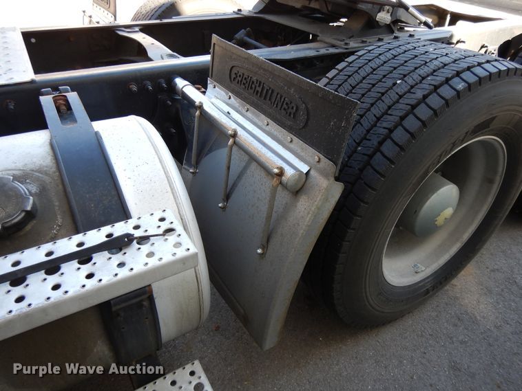 image for item GH9017 2014 Freightliner Cascadia 125 semi truck