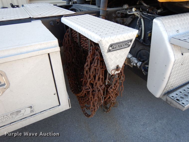 image for item GH9017 2014 Freightliner Cascadia 125 semi truck