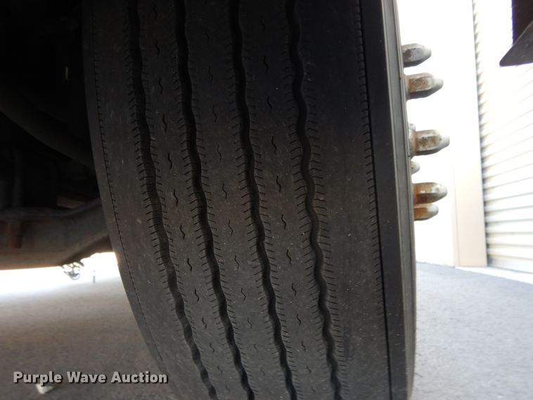 image for item GH9017 2014 Freightliner Cascadia 125 semi truck