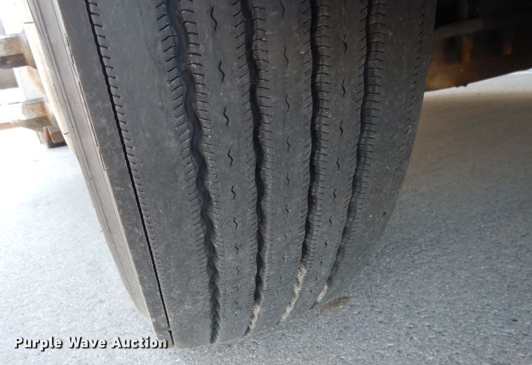 image for item GH9017 2014 Freightliner Cascadia 125 semi truck