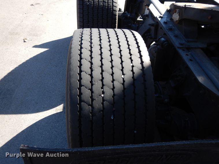 image for item GH9017 2014 Freightliner Cascadia 125 semi truck